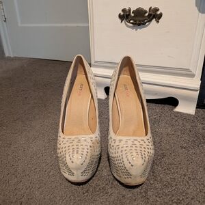 JustFab Cream Women's Shoes